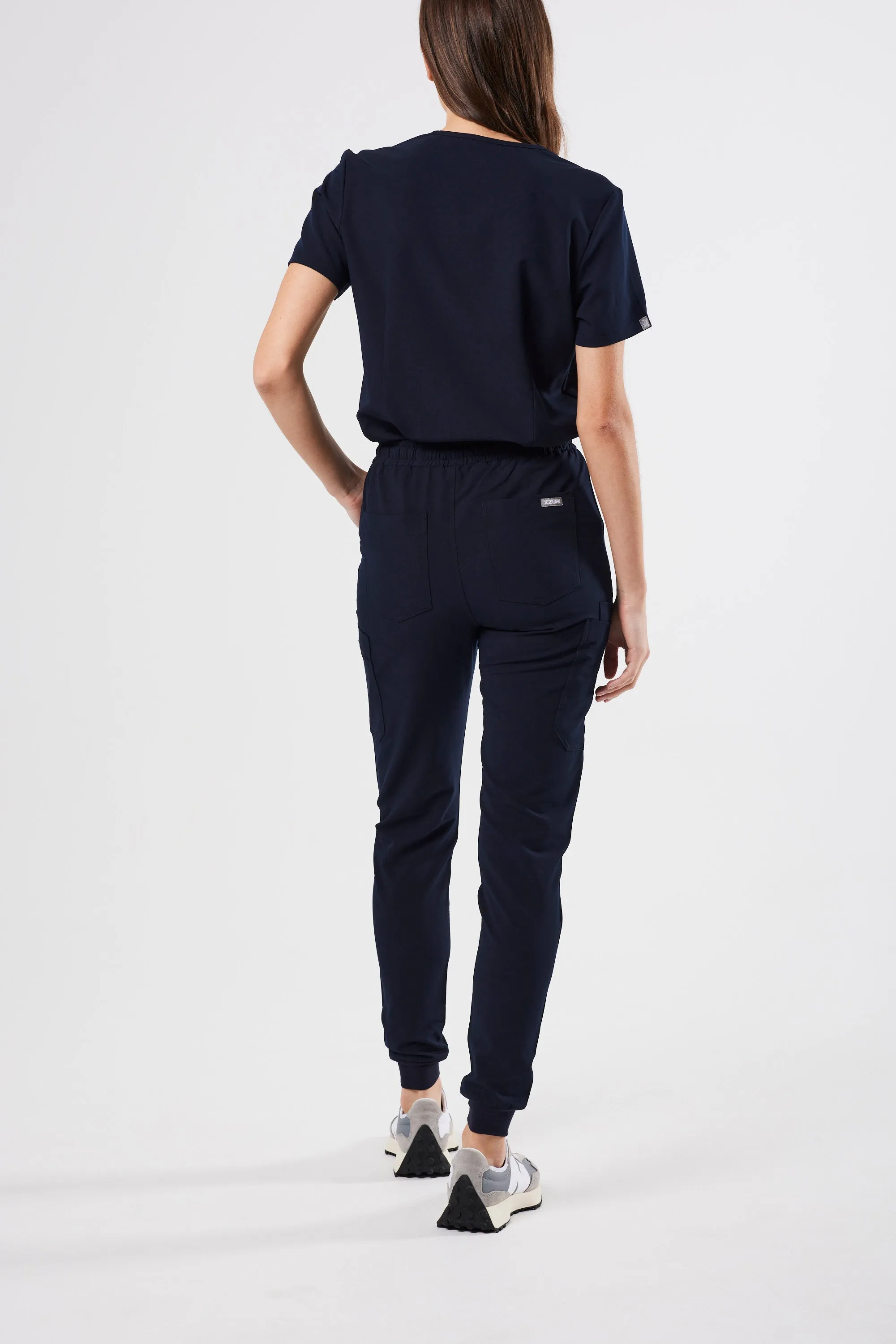 CLASSIC ONE-POCKET WOMEN'S SCRUB TOP (NAVY)