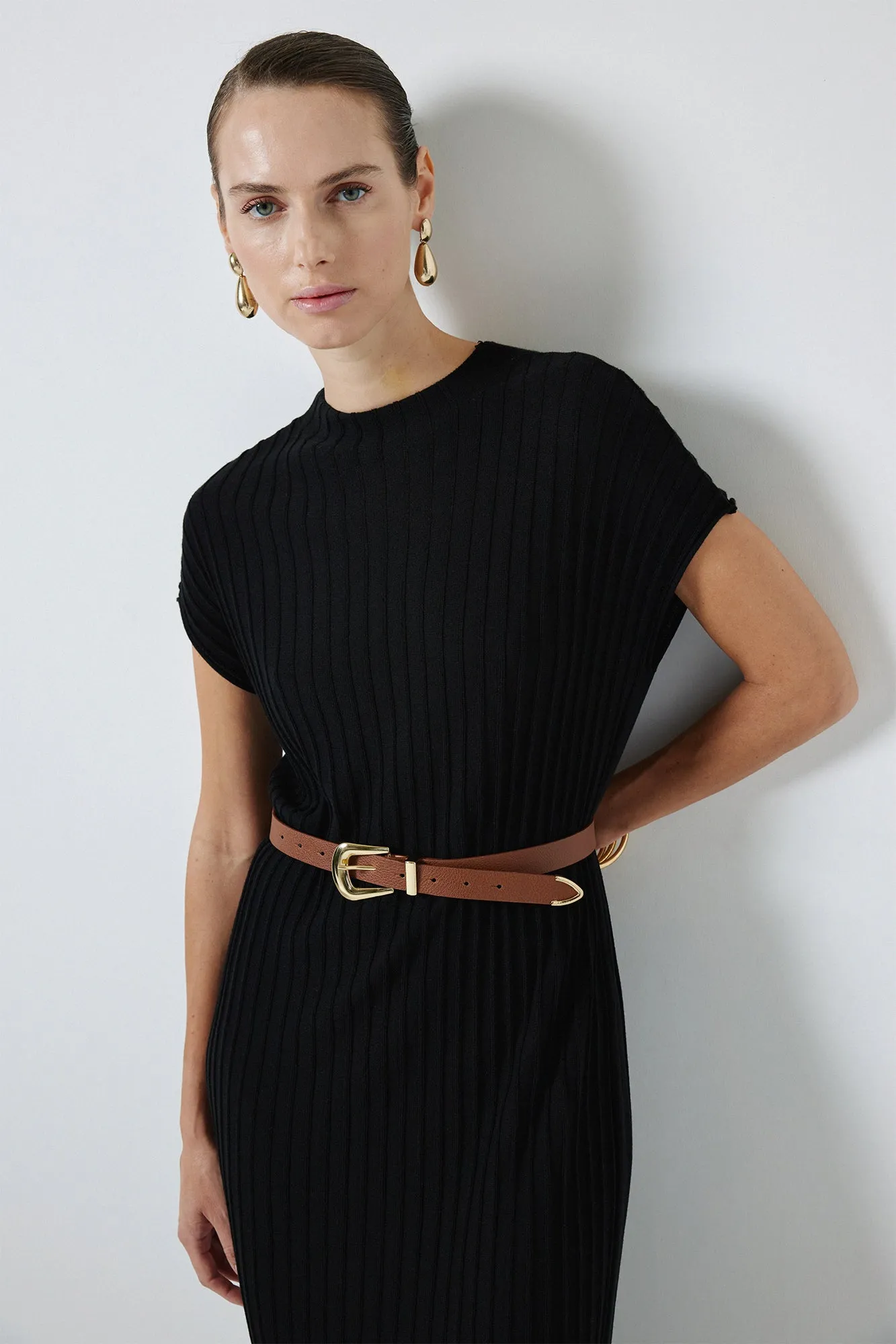 SLEEVELESS KNITWEAR DRESS