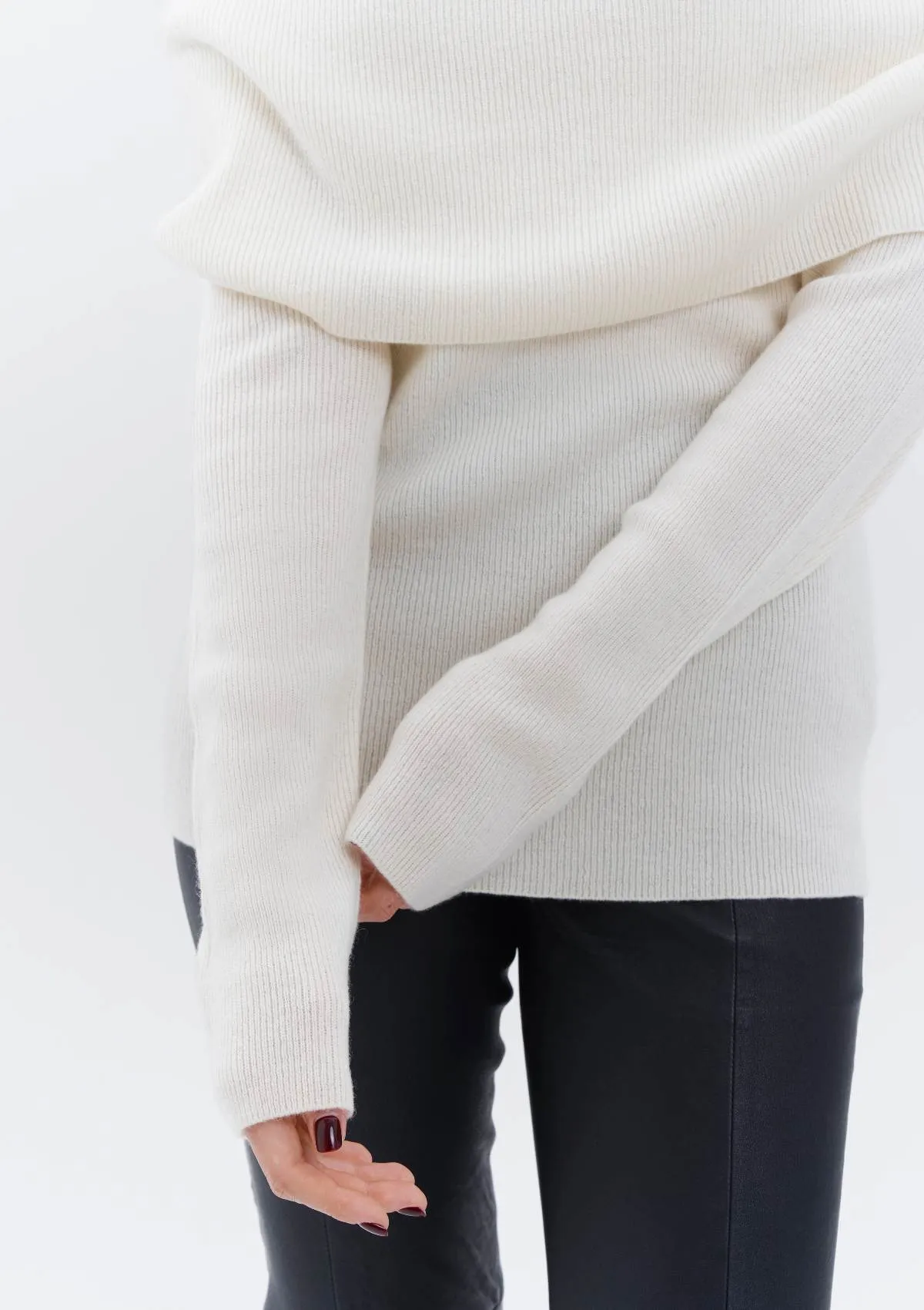 WHITE OFF-SHOULDER SWEATER