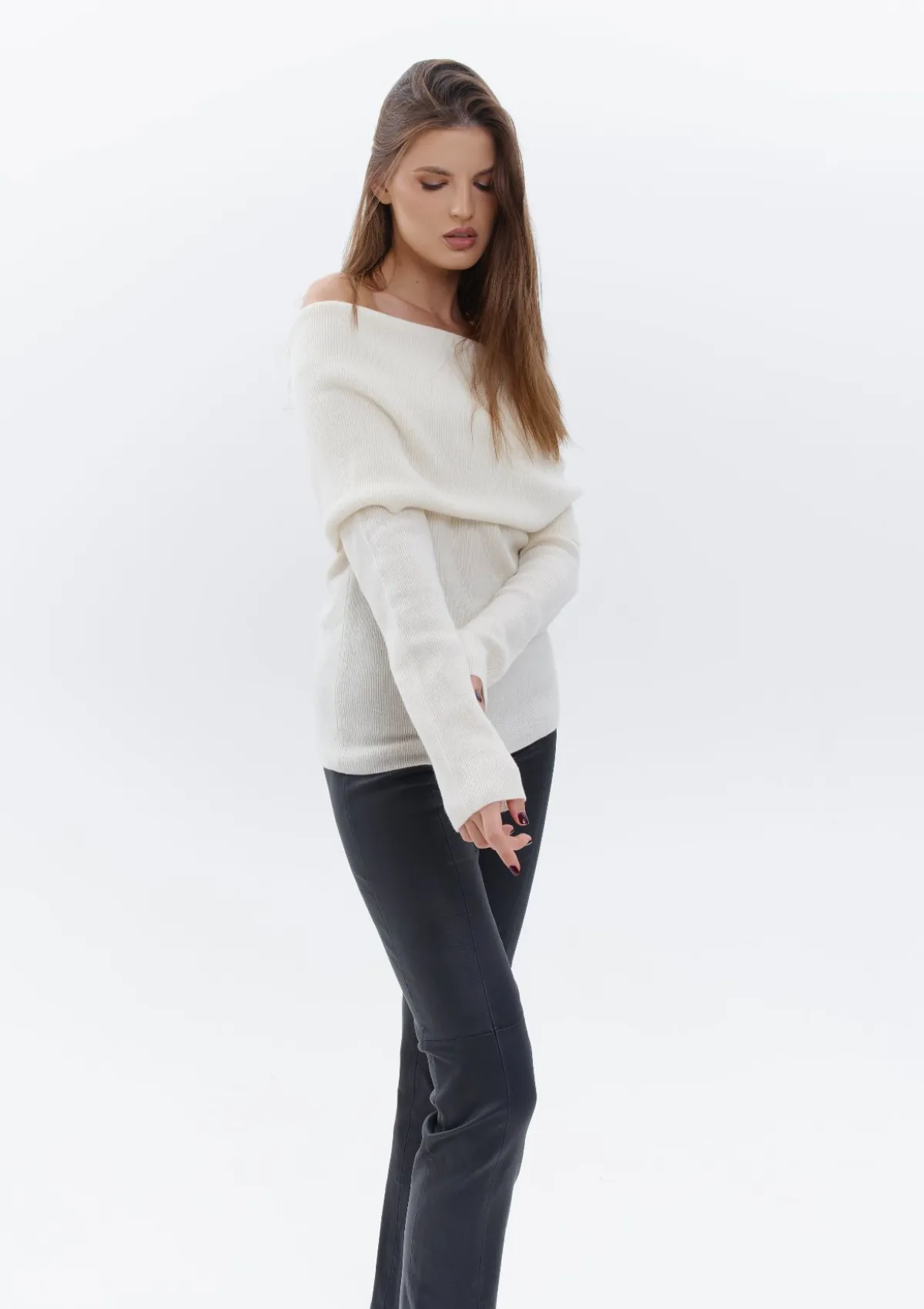 WHITE OFF-SHOULDER SWEATER